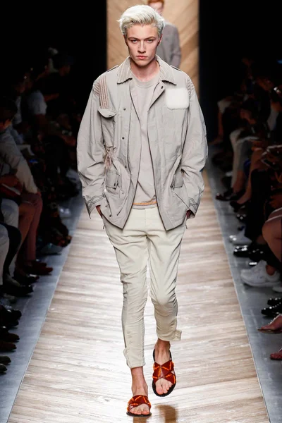 Look 39